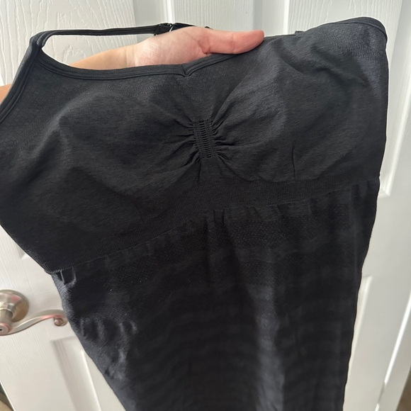 Lululemon Adjustable Tank Top Black/Dark Gray Size 8 - Picture 6 of 8